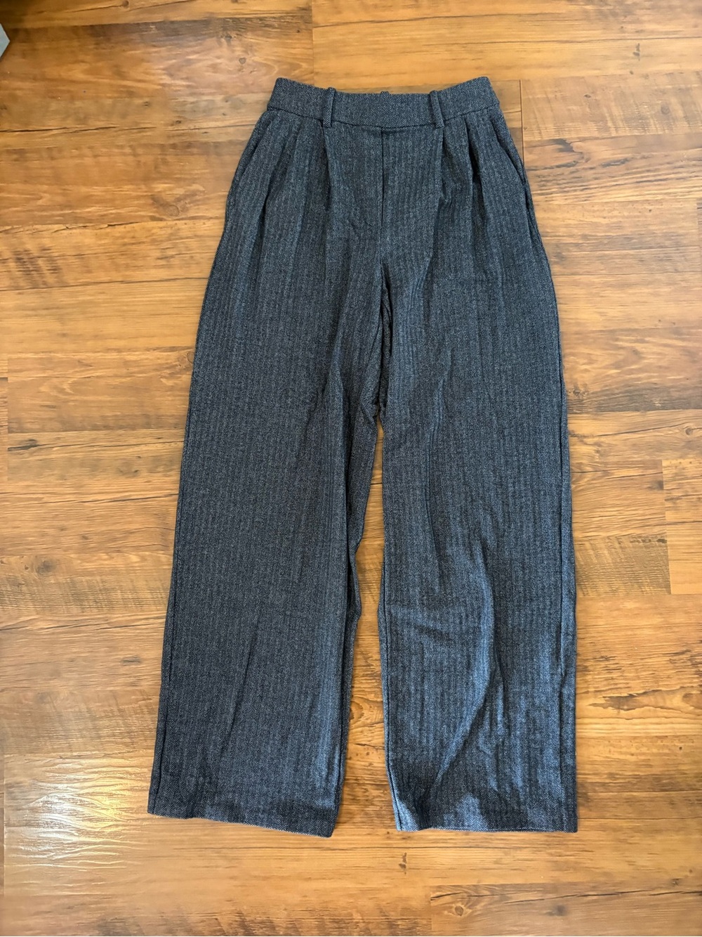 lululemon athletica Women's Charcoal Gray Wide-Leg Pleated Pants
